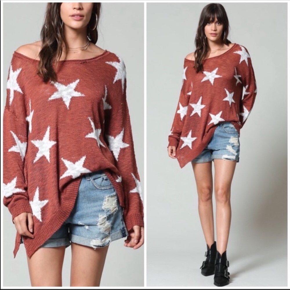 NEW!  STAR PRINT BOHO KNIT TOP IN SIZE SMALL.